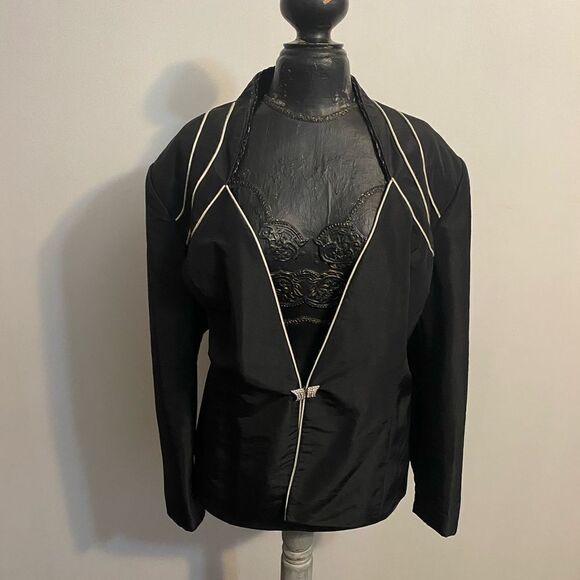 Verucci by Chancelle Black with White striping V-neck blazer,size 24W - Picture 1 of 4